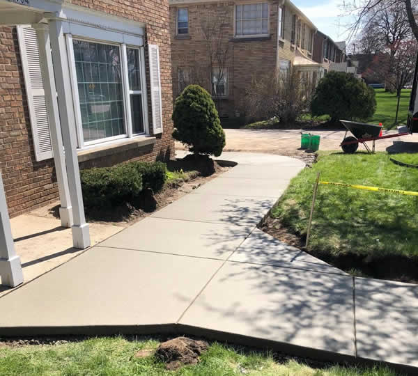 New Berlin Concrete Sidewalk Installation
